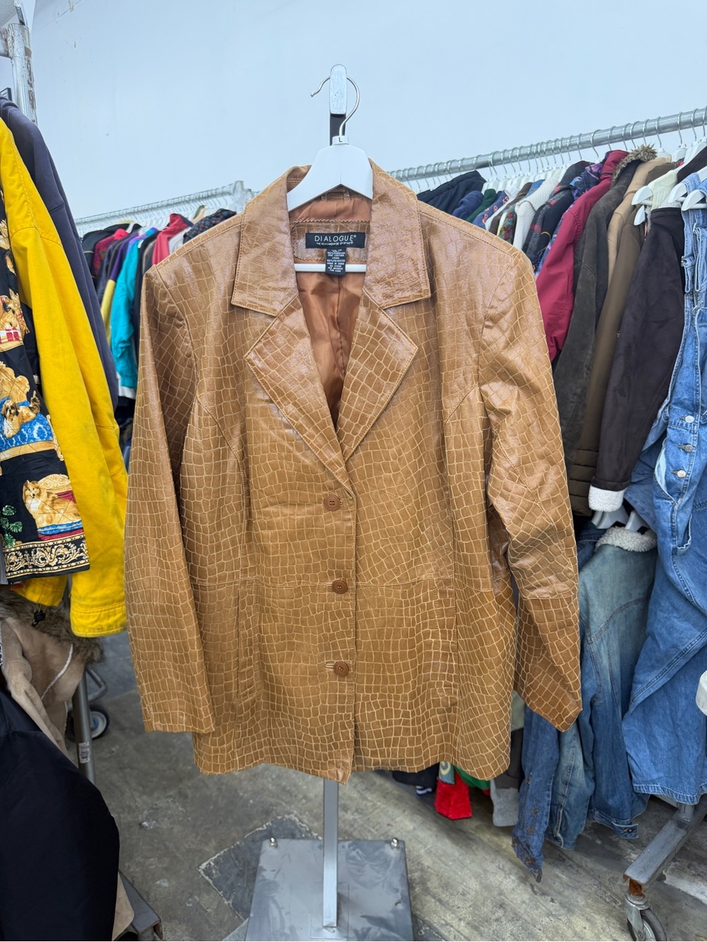 2000s Dialogue Genuine Bold Tactile Croc-Embossed Men’s XL Brown Leather Blazer
